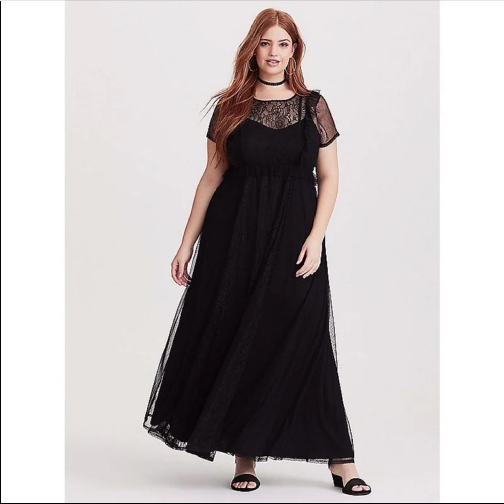 Torrid Black Lace maxi dress SZ 3 short